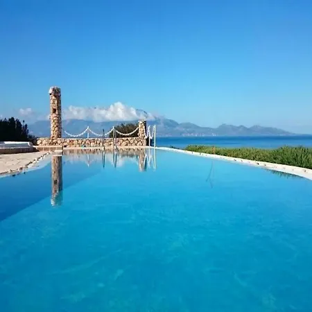 Elegant Zante - Divas - 6 Bedrooms - Infinity Pool - 100 Metres To The Sea - Short Drive To Agios Nikolaos * Koríthion