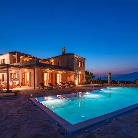 Elegant Zante - Divas - 6 Bedrooms - Infinity Pool - 100 Metres To The Sea - Short Drive To Agios Nikolaos *