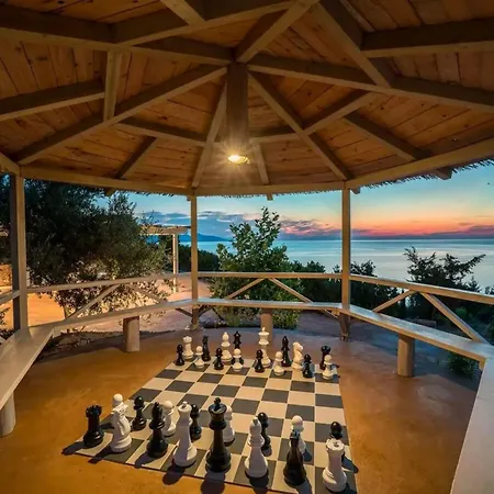 Elegant Zante - Divas - 6 Bedrooms - Infinity Pool - 100 Metres To The Sea - Short Drive To Agios Nikolaos Villa Koríthion