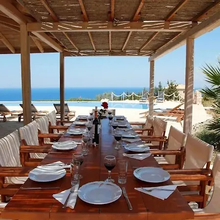 Elegant Zante - Divas - 6 Bedrooms - Infinity Pool - 100 Metres To The Sea - Short Drive To Agios Nikolaos Villa Koríthion