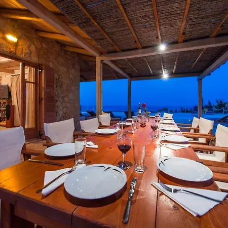Elegant Zante - Divas - 6 Bedrooms - Infinity Pool - 100 Metres To The Sea - Short Drive To Agios Nikolaos