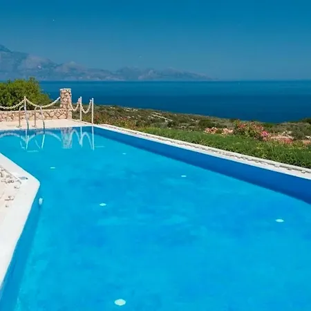 Elegant Zante - Divas - 6 Bedrooms - Infinity Pool - 100 Metres To The Sea - Short Drive To Agios Nikolaos Koríthion