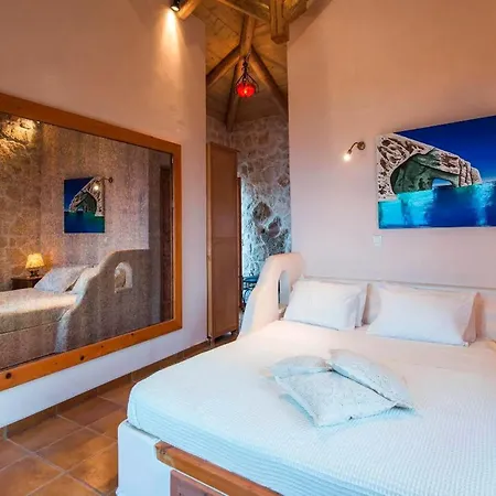 Villa Elegant Zante - Divas - 6 Bedrooms - Infinity Pool - 100 Metres To The Sea - Short Drive To Agios Nikolaos *