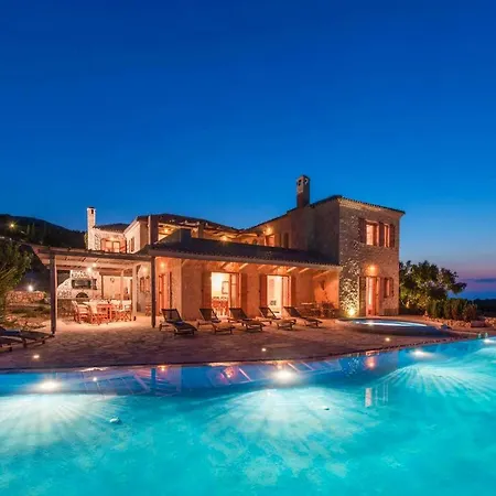 Elegant Zante - Divas - 6 Bedrooms - Infinity Pool - 100 Metres To The Sea - Short Drive To Agios Nikolaos Villa Koríthion