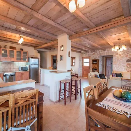 Villa Elegant Zante - Divas - 6 Bedrooms - Infinity Pool - 100 Metres To The Sea - Short Drive To Agios Nikolaos Koríthion