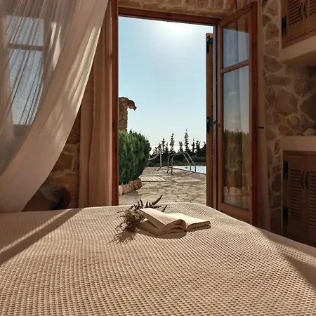 Elegant Zante - Divas - 6 Bedrooms - Infinity Pool - 100 Metres To The Sea - Short Drive To Agios Nikolaos Villa
